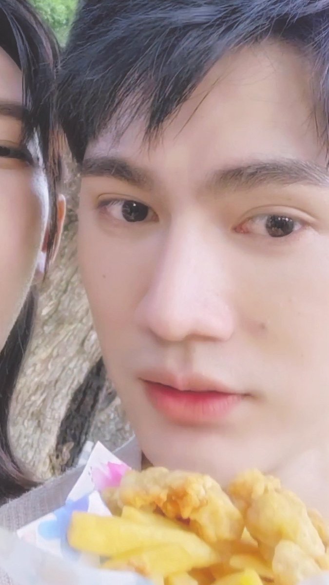 shrimpppp_p's tweet photo. น้องเพว 2.9 ขวบ อยู่กับของกินแล้วแป๋วม้าดดด 🥺💖✨🐱 https://t.co/QXmrjVbeIy