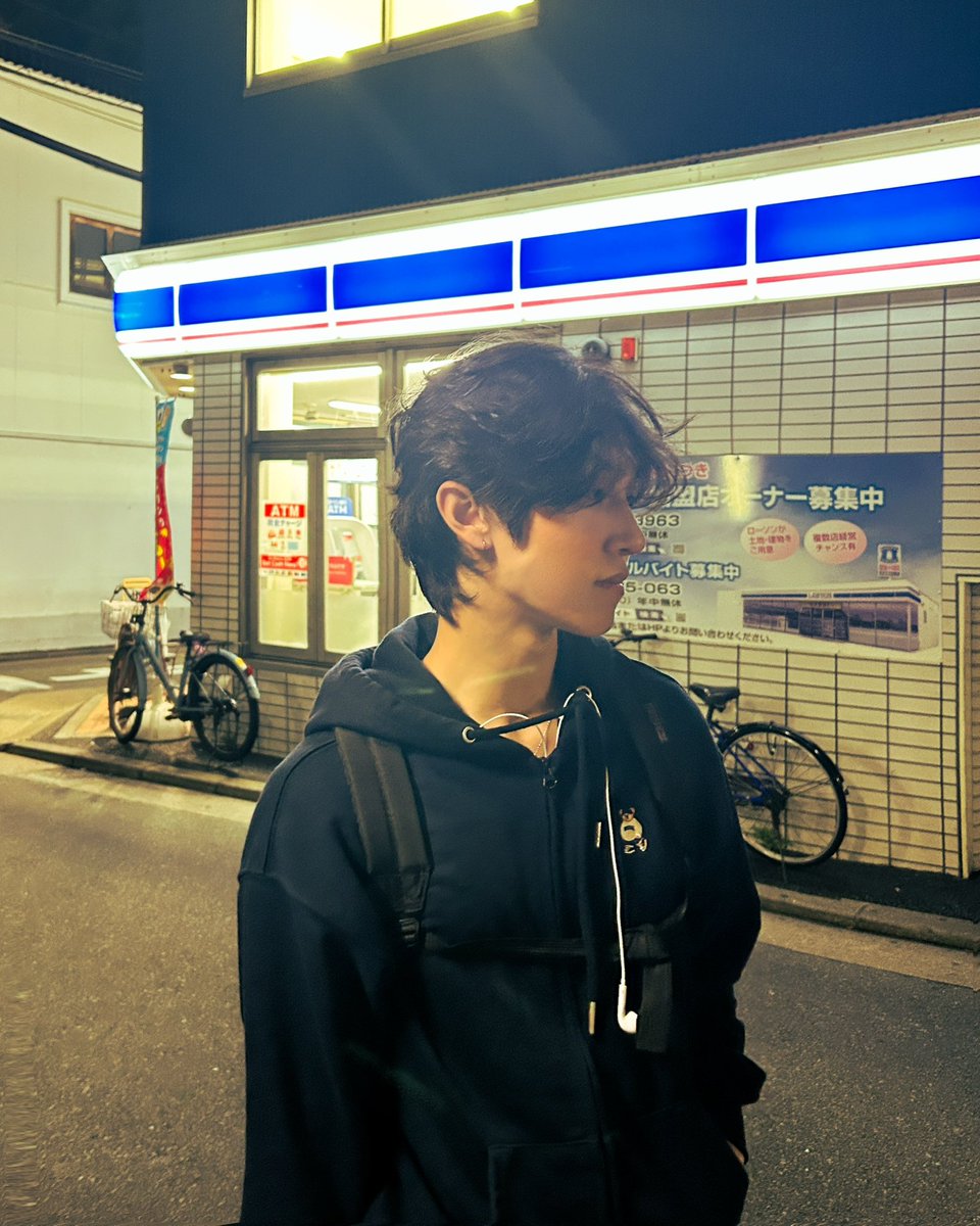 wayfboys's tweet photo. landed in from tokyo (HAIIIIII)

#wayfboys #wayfboysdo https://t.co/QkiZJ35tSL