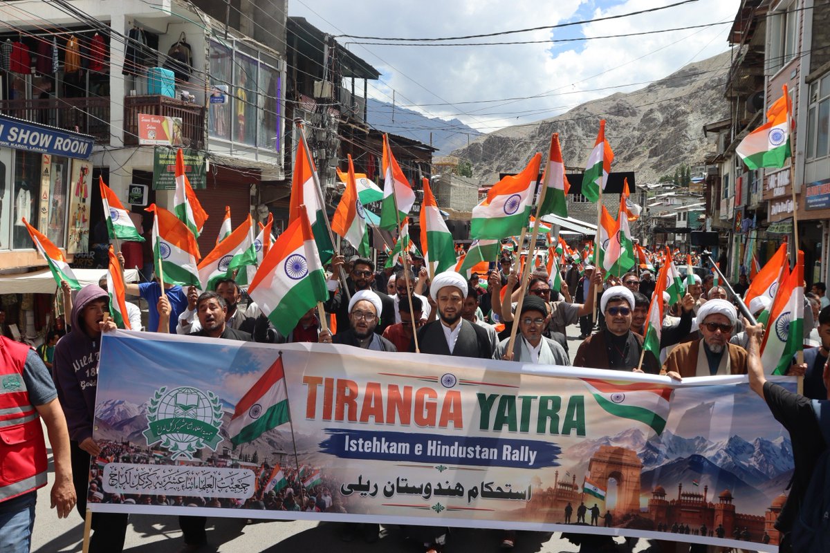 JUIAK_Ladakh's tweet photo. @JUIAK_Ladakh, organised a grand Tiranga Rally in Kargil ahead of Independence Day. Led by President @NazirMehdi_ , the rally witnessed enthusiastic participation of hundreds of people and students of @JAME_Kargil . https://t.co/rQpiBujRp5