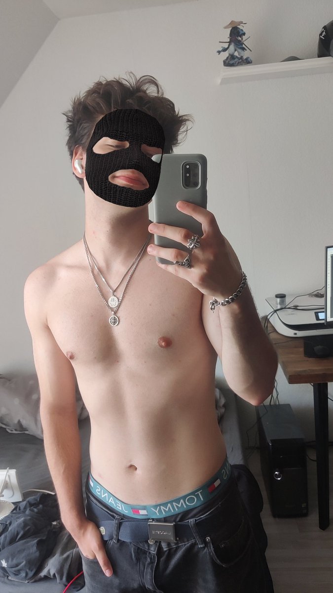 sleepyprinccee's tweet photo. Sixpack is coming, trust 🙂‍↕️🙂‍↕️ https://t.co/wjM97anumI