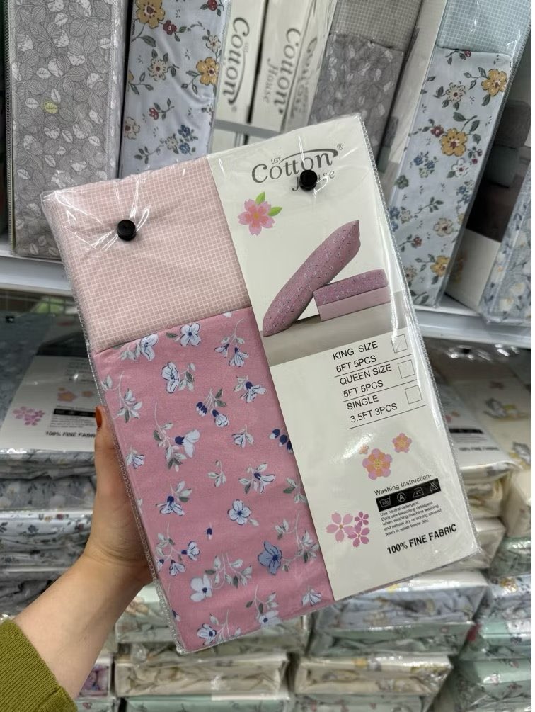 jungjless's tweet photo. SPREI YANG LAGI VIRAL.. ternyata motifnya cantik cantik banget😭✋🏻 bahannya 100% cotton pasti adem buat tidur makin nyenyak https://t.co/AjUrBpRk1t