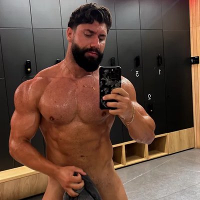 RomanShark_1's tweet photo. Your favorite guilty pleasure https://t.co/t7GeSOCSG8