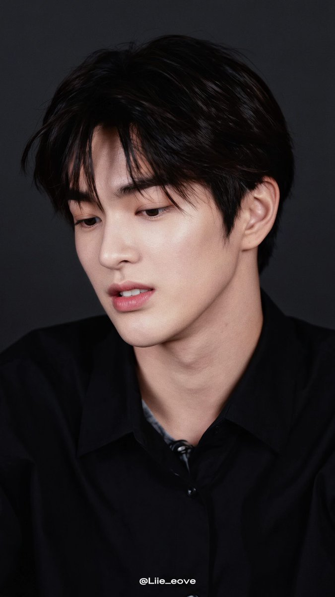 akuddkeonho's tweet photo. KEONHO TUH GANTENGNYA GAK ADA CELAH.... TIAP DETAIL WAJAHNYA BIKIN MAKIN PAHAM, KENAPA KATA “GANTENG” AJA RASANYA GAK CUKUP BUAT DIA 😭😭 https://t.co/gw6LBQ76ze