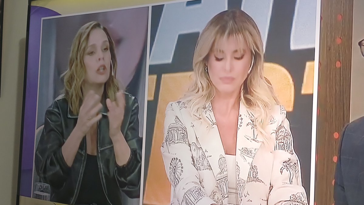 andreaxlkg1's tweet photo. La hipocresía pura !!! Mujeres buscando como puede excusarse los hombre para quedar limpio .no las escucho hablar el peligro q corrió la mujer son un asco y la otra pinta de macho ni palabra largo ensobradas solas se delatan mauro no t sumes a esta mesa @desayunook asco de mesa https://t.co/268bH6P8qy
