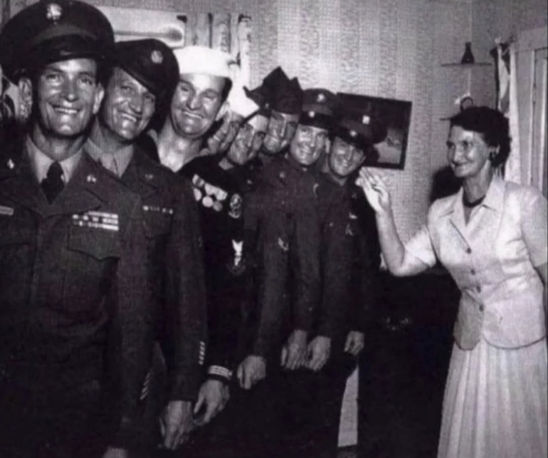 prayandfast2's tweet photo. In 1945, Catholic mom Helena Janak of Texas welcomed home all 8 of her sons from World War II. https://t.co/2TMrTybDP2