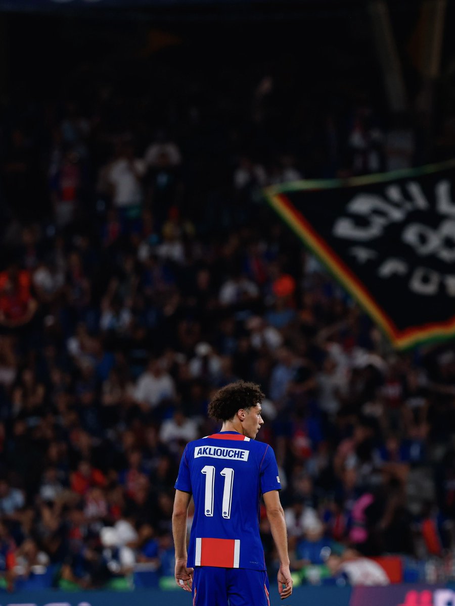 PSG_inside's tweet photo. Premier match en Rouge et Bleu et premier trophée pour Maghnes ! 🏆❤️💙 https://t.co/LF8ehJhdym