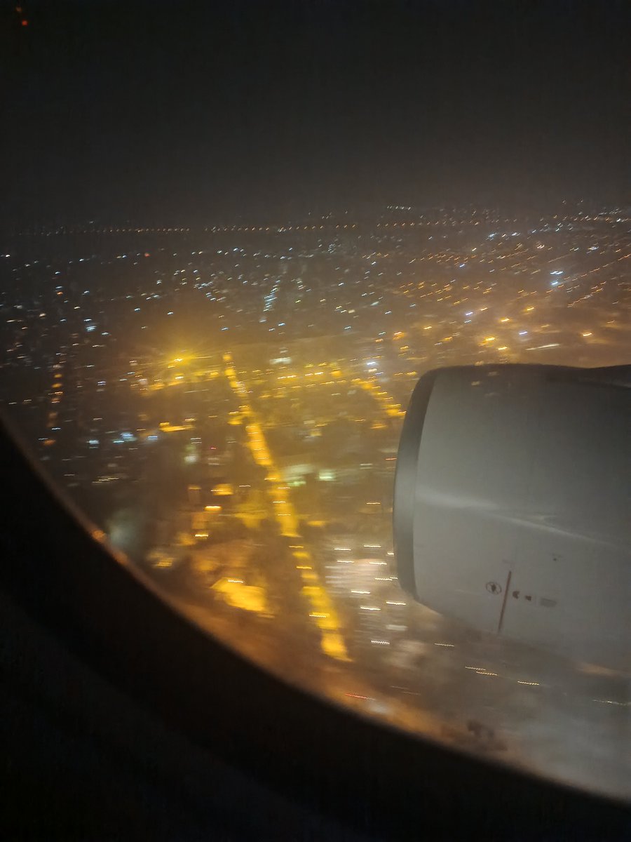 ZubairAbdu31256's tweet photo. Alhamdulillah, I have safely arrived back in Pakistan https://t.co/WFxwKpYDqe