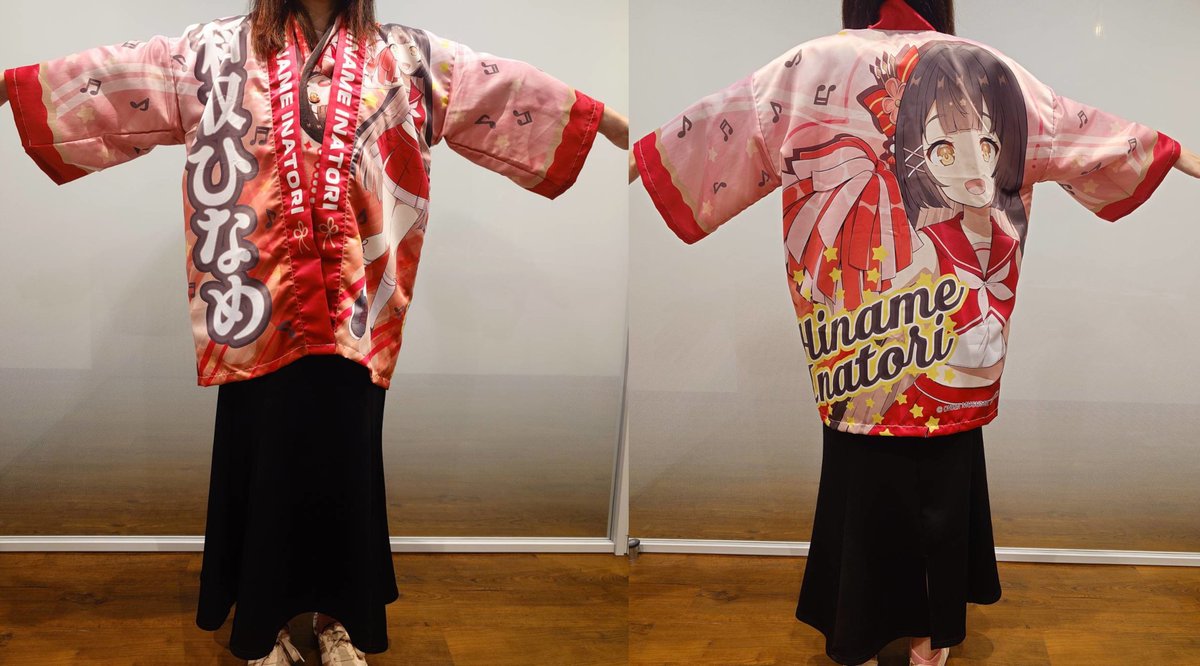 onsen_musume_jp's tweet photo. 【イベント間近！】
開催まであと2日📢
#c108 【報知エンターテイメントマーケット】ブース
本日はVUCCAの新商品を一部ご紹介✨

稲取ひなめ 法被 8000円
アクリルスタンド 各1650円
マフラータオル 各2500円

飾っても良し！なお手元に迎えたくなるグッズをご用意してます♪

当日はぜひ報知ブース・南3ホール 2321へ！
#温泉むすめ #温むす #コミケ108