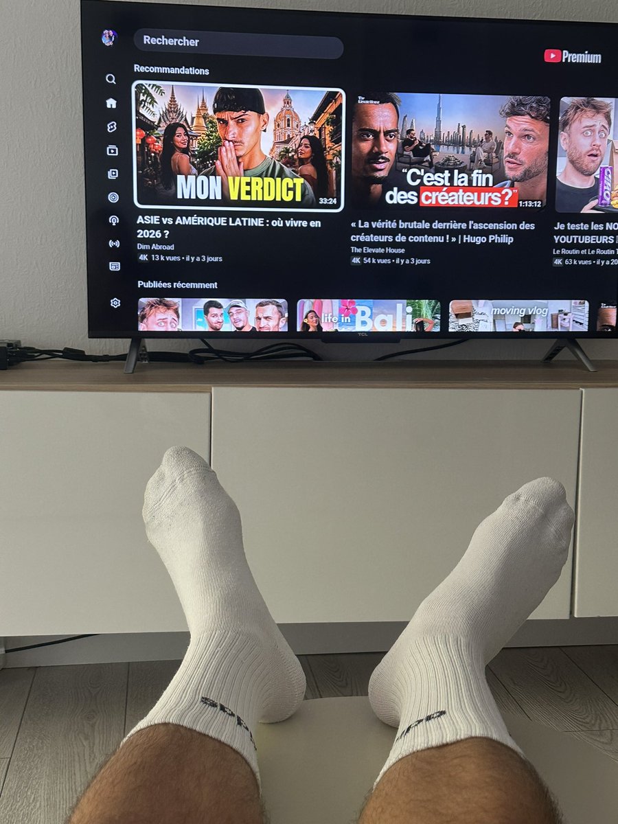 mec06000's tweet photo. Qui vient s’occuper de moi en mode pacha ? https://t.co/tVMkRQK8C8
