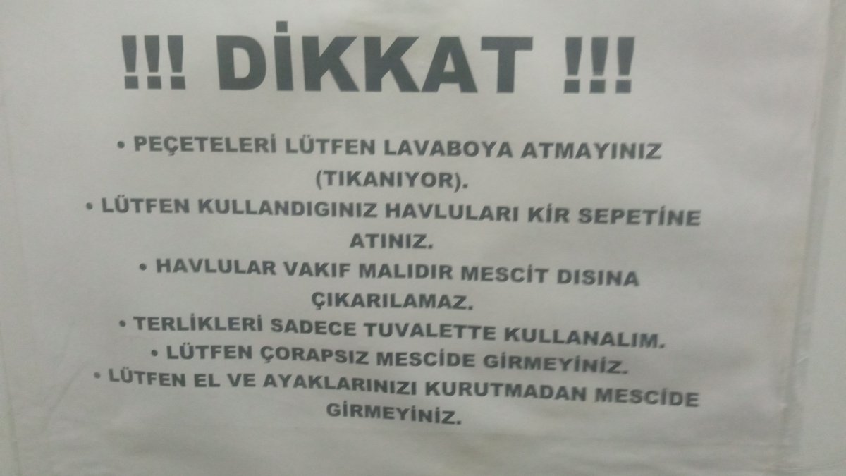 Esedullah1429's tweet photo. Hastanenin mescidinde asılı yazı. Hastane personeli efendim biz çoğunluğuz alır dışarı götürüp kullanırız diyebilirmi? Harama önderlik edene her haramdan pay yazılır. Evliyalık yapamayan gitsin eşkıyalık yapsın milletin imanıyla oynamasın bari https://t.co/ztkCmf4UOG