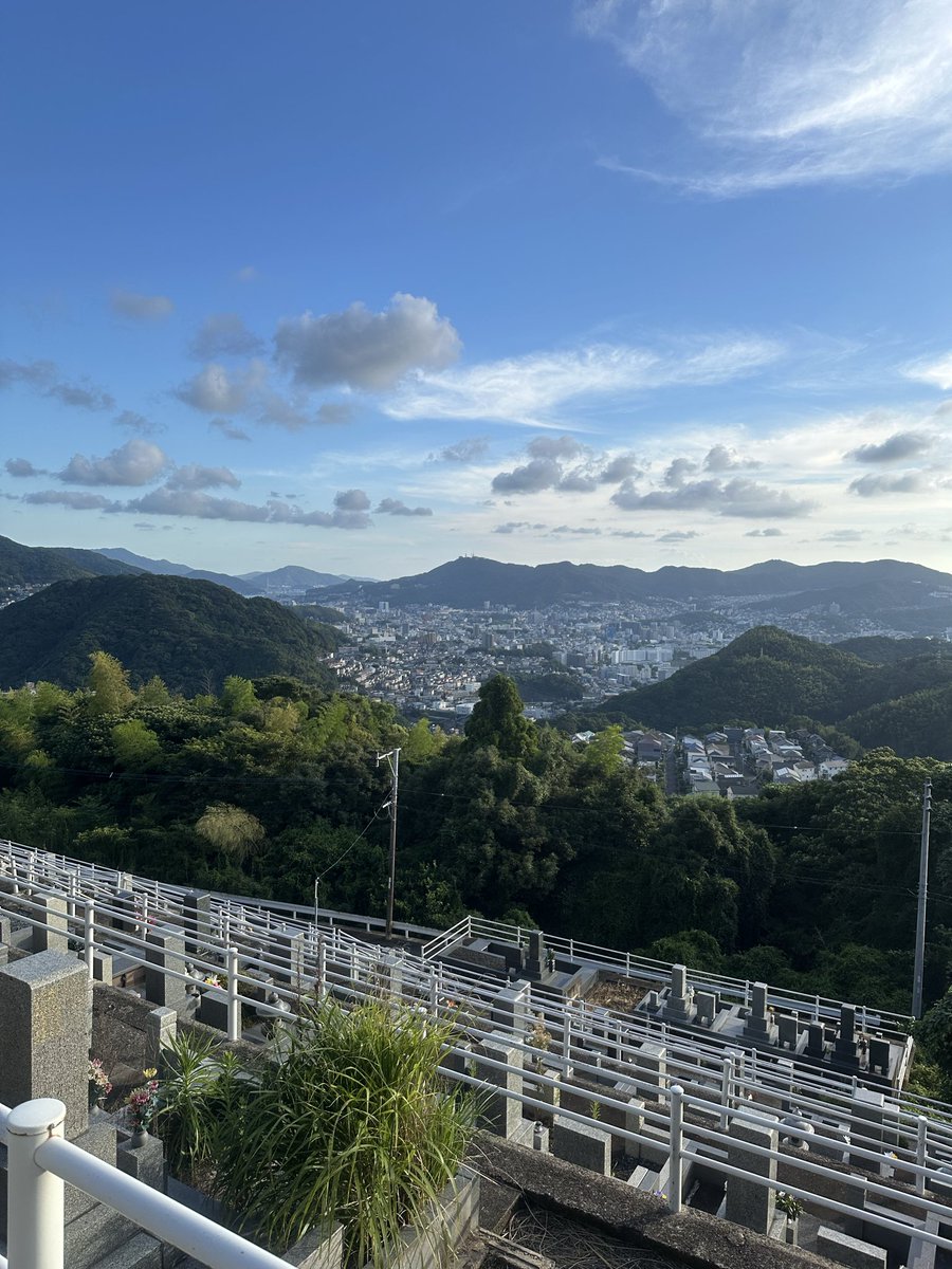 SORumble0628's tweet photo. とある街のとある時間の風景
あれから2年経過
やる気を失って日々を生きてます
何事も全力で、はやめて
やりたいことだけ見えない程度に本気で、こんな気持ちで
それでも疲れる
疲れた https://t.co/aElllG9Ba4