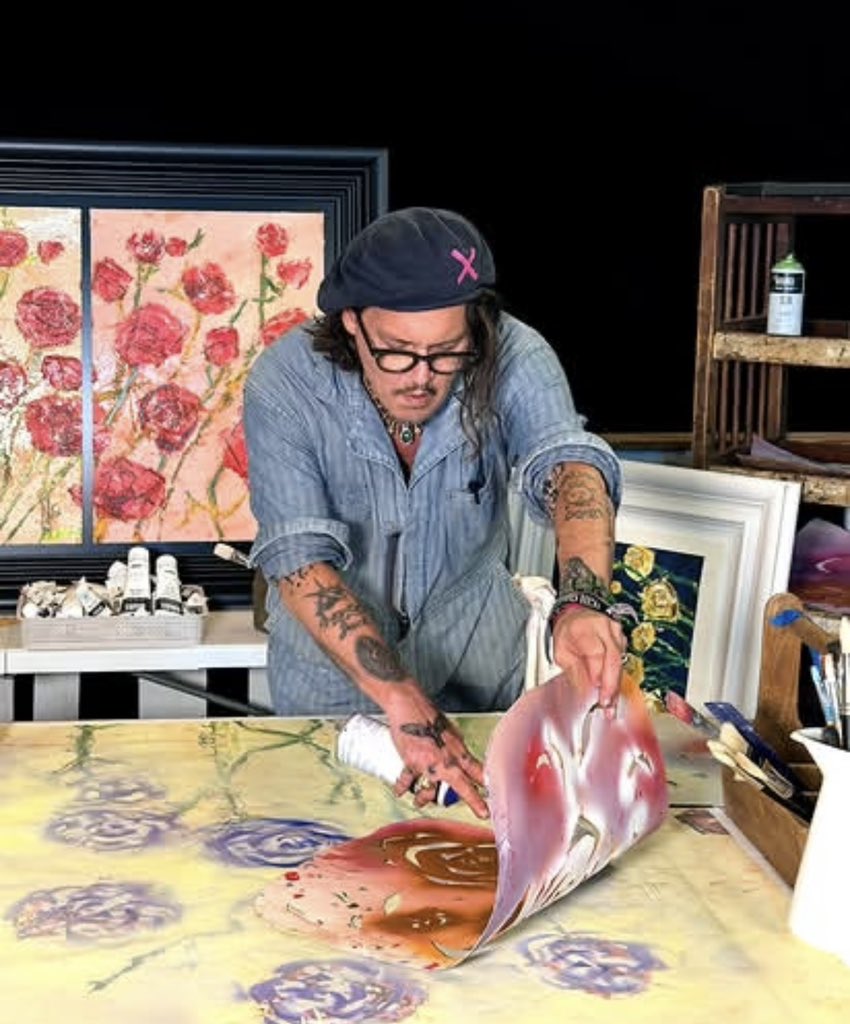 JDepp46296's tweet photo. Time passes, light changes. But some things, the most meaningful things, endure. ❤️ https://t.co/2lzS0pPmlI