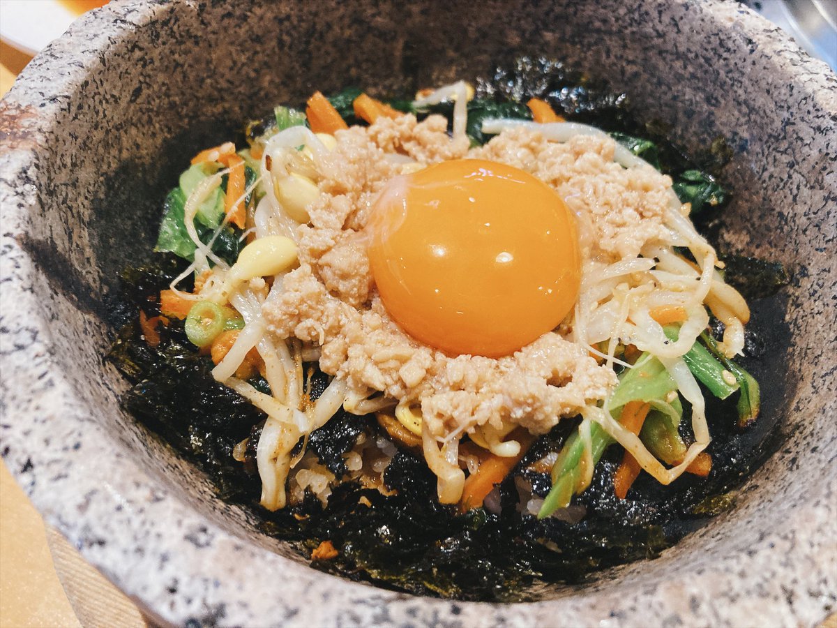 ppazk's tweet photo. 友達と焼肉きんぐで肉祭りして来ました。楽しい&amp;美味しかった！
デカい肉は良い、食べにくいけど。
そして肉とアイスはとても合う。 https://t.co/hqgjh7yWrU