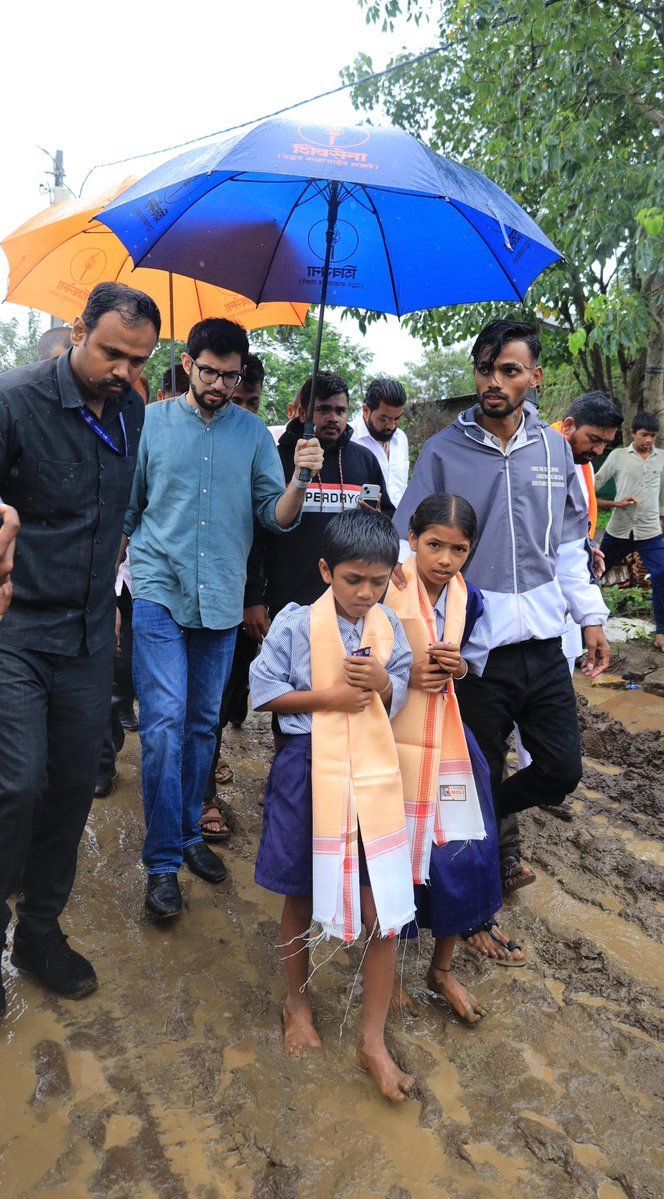 AUThackeray tweet picture