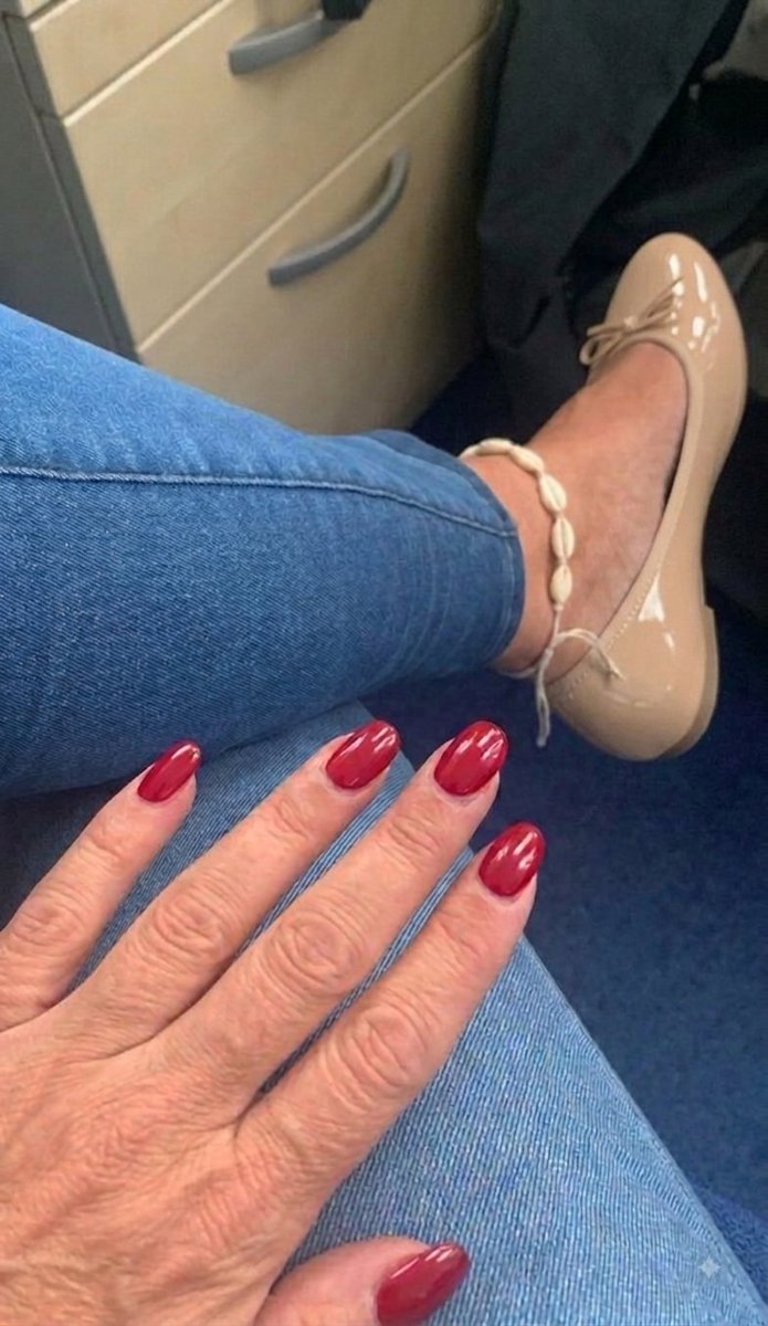 Anjamaus74's tweet photo. Nude hat sich gegen Schwarz durchgesetzt.
Und nebenbei noch die Fingernägel frisch lackiert ...💅 https://t.co/DLC6AwVpA8