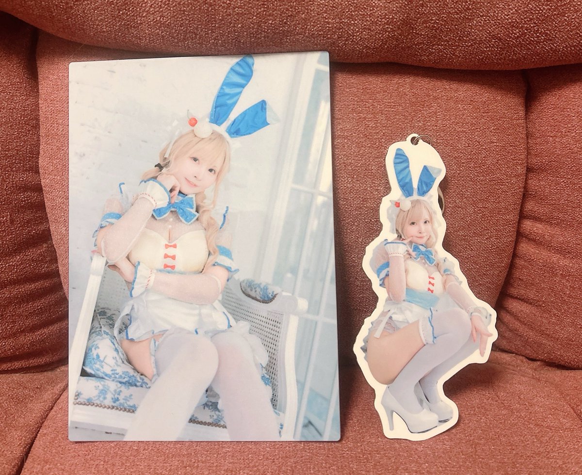 allie_cos's tweet photo. #C108 1日目、ねこのて推し活部様のブースにてお手伝いさせていただきます✨

📍西3・4ホール 企業ブース 1932

14:30〜16:00までブースにいます♫
メタルディスプレイとメタルキーホルダーとってもかわいいのでぜひお迎えしてくれたら🫶購入いただいた方にはサインと少しだけ撮影タイムもあるのでぜひ遊びにきてね🥰