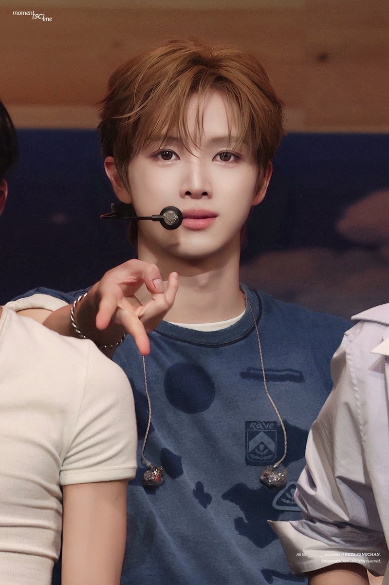 momentscene913's tweet photo. 260813 Mezamashi live

#성찬 #SUNGCHAN #ソンチャン #RIIZE #라이즈 #郑成灿 #鄭成燦 https://t.co/bEHVbyKvB1