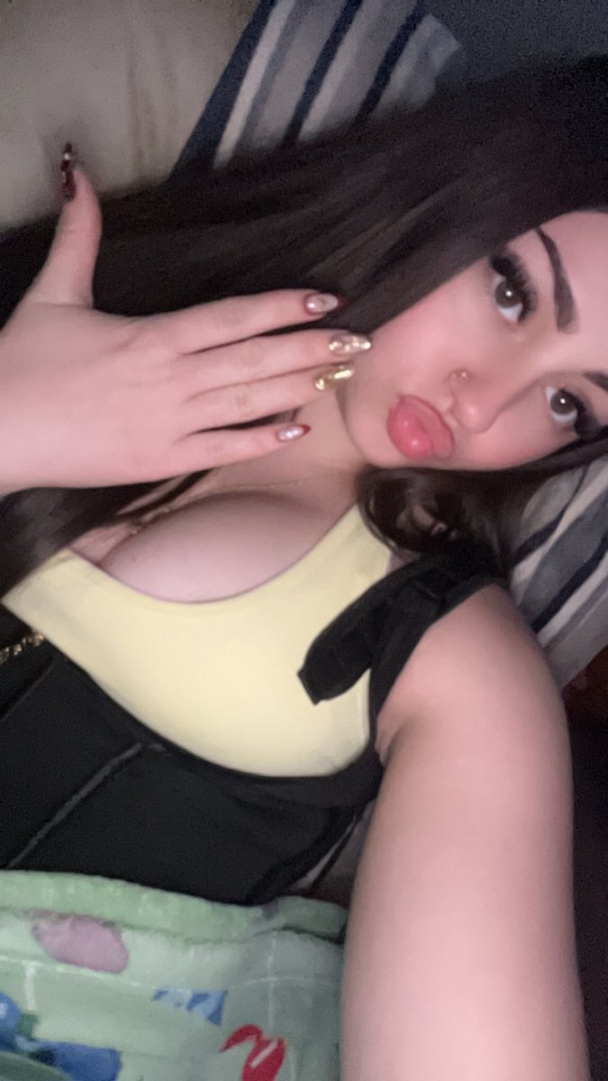 Angiee2111's tweet photo. What yall even like to see on here anymore? 😒🤔 https://t.co/j1VjRTavKW
