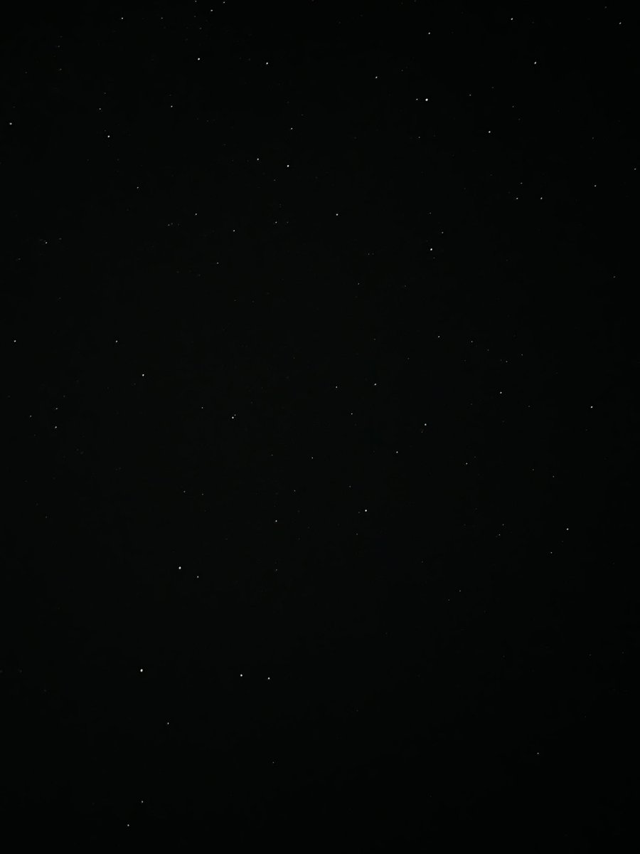 cute_hooman's tweet photo. Puis aller voir les étoiles filantes sur la plage et s’endormir au bruit des vagues… (supplément la musique des discothèques à fond à 3h du mat ptdrrr ils connaissent pas la nuisance sonore ici) https://t.co/IcBXy3vWTF