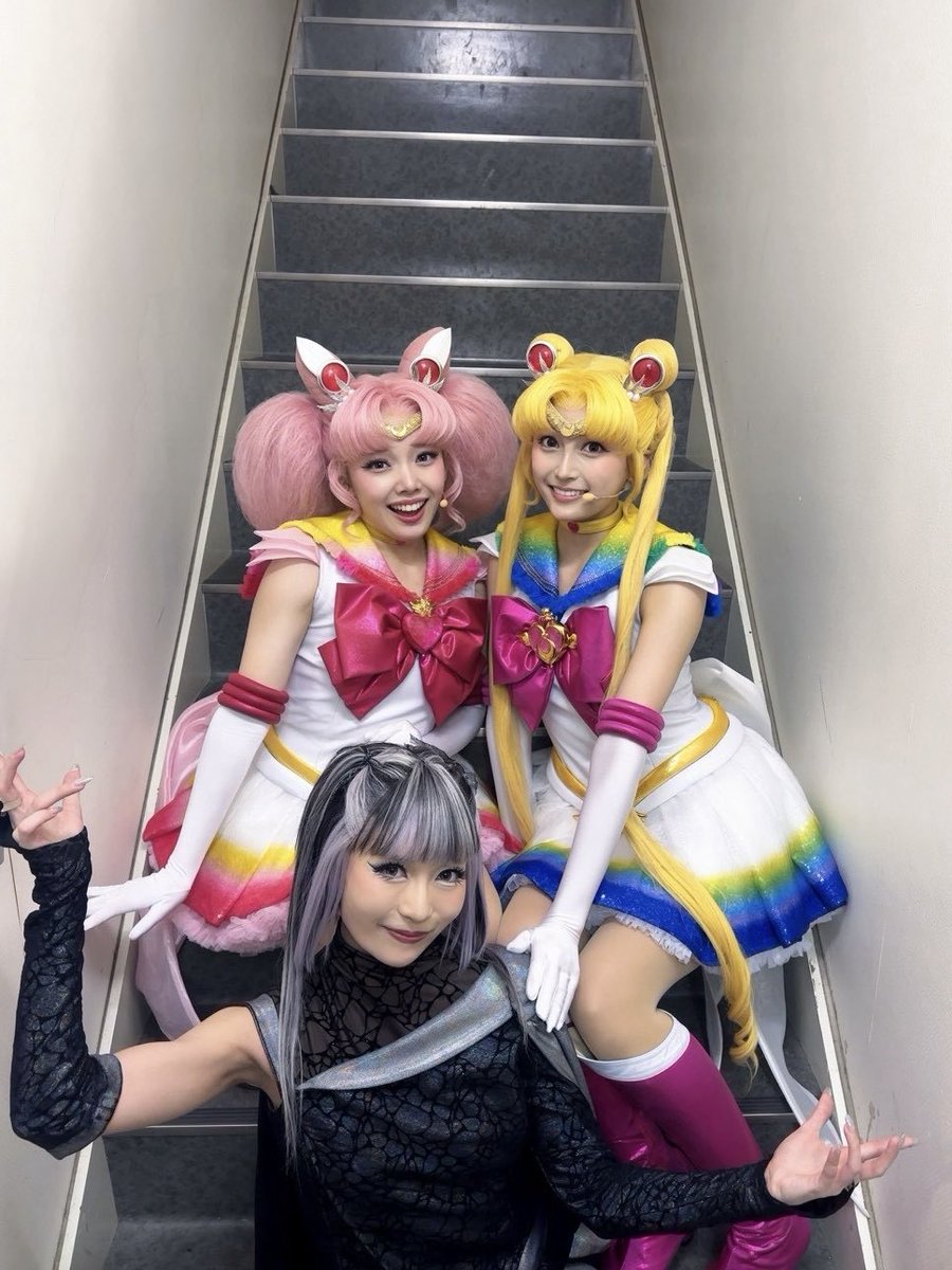 051021marin's tweet photo. #美少女戦士セーラームーン
-Shining Theater Shinagawa Tokyo-

悪天候の中ありがとうございました☔️

今週はまもちゃんの 𝐁𝐢𝐫𝐭𝐡𝐝𝐚𝐲 𝐖𝐞𝐞𝐤 だから
みんなと一緒にお祝いできて嬉しいな〜🖤🌹

VCの小田穂花ちゃんと🦾🗯🕸

また明日も劇場で会おうね🌙✨
みんなが無事にお家に帰れますように🌧

#PrettyGuardianSailorMoon 
-Shining Theater Shinagawa Tokyo-

Thank you so much for coming despite the bad weather! ☔️

This week is Mamoru’s 𝐁𝐢𝐫𝐭𝐡𝐝𝐚𝐲 𝐖𝐞𝐞𝐤, so I’m so happy that we can celebrate together with everyone 🖤🌹

With Honoka from VC 🦾🗯🕸

See you again at the theater tomorrow 🌙✨
I hope everyone gets home safely. 🌧

#prettyguardiansailormoonshiningtheater #shiningtheater #シャイニングシアター