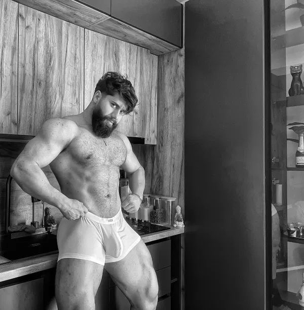 RomanShark_1's tweet photo. @eros_lion_ @airon_muscle can I join? 👀 https://t.co/Myhpaqjopf
