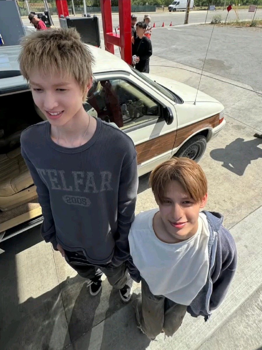 yccheadquarters's tweet photo. YOU GUYS WONT TEAR MY FAMILY APART ‼️💔 https://t.co/mdyFHlTLxN