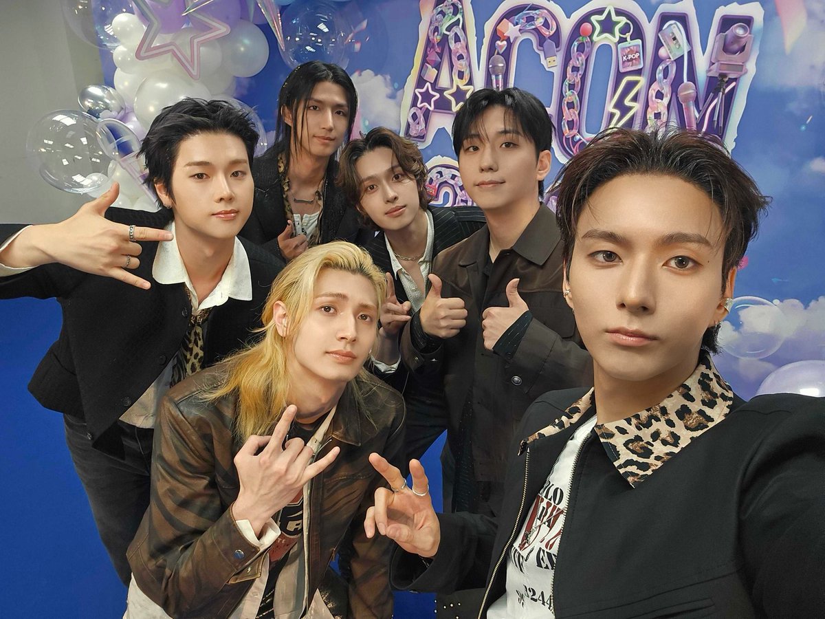 npomvtt's tweet photo. “SUMMER SONIC 2026” anunciou o cancelamento das performances da Xdinary Heroes no festival.

“Recebemos um pedido da agência do artista para que ele não participasse das apresentações e, portanto, as apresentações da Xdinary Heroes foram canceladas. Pedimos sinceras desculpas a todos os fãs que estavam ansiosos para vê-los se apresentar.”