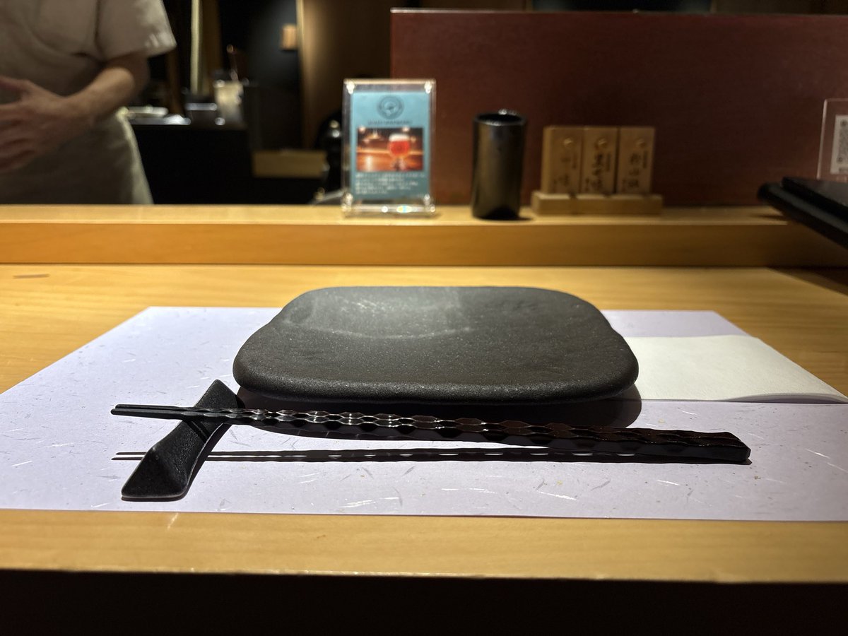 sin12_lee's tweet photo. 良さげな店で呑んでます https://t.co/qsTOPEIsbU