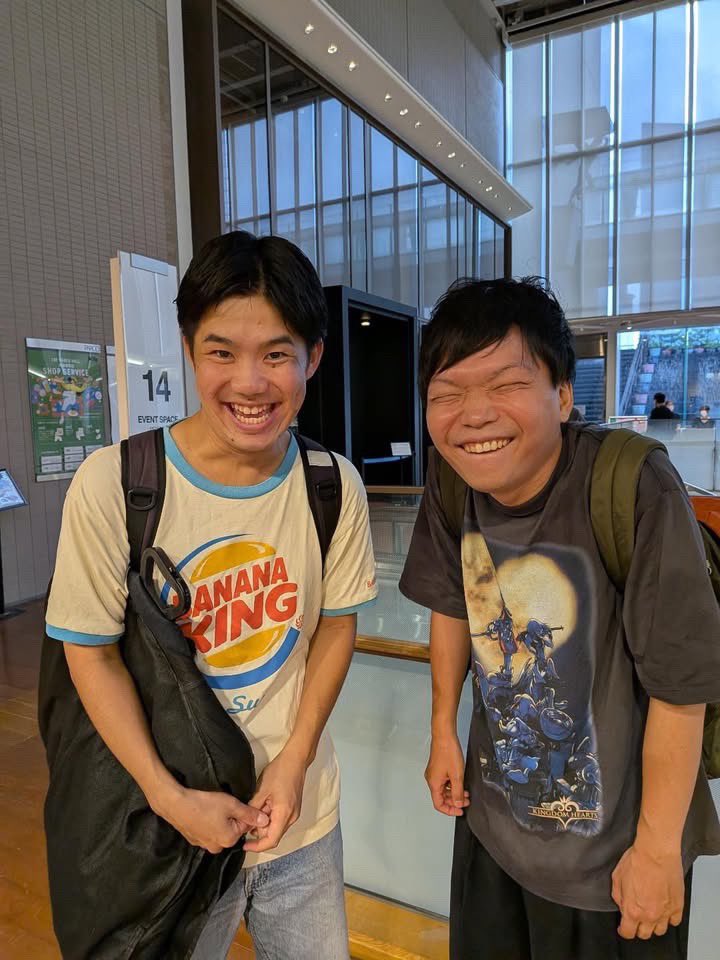 Mrs62196601's tweet photo. 人人オピトピアと次男のM1一回戦を応援に行きました！お陰様で通過しました🌈🥰🥰🥰ありがとうございます。
二回戦もがんばってほしい‼️#hirata0215 https://t.co/LU9hA9MfQR