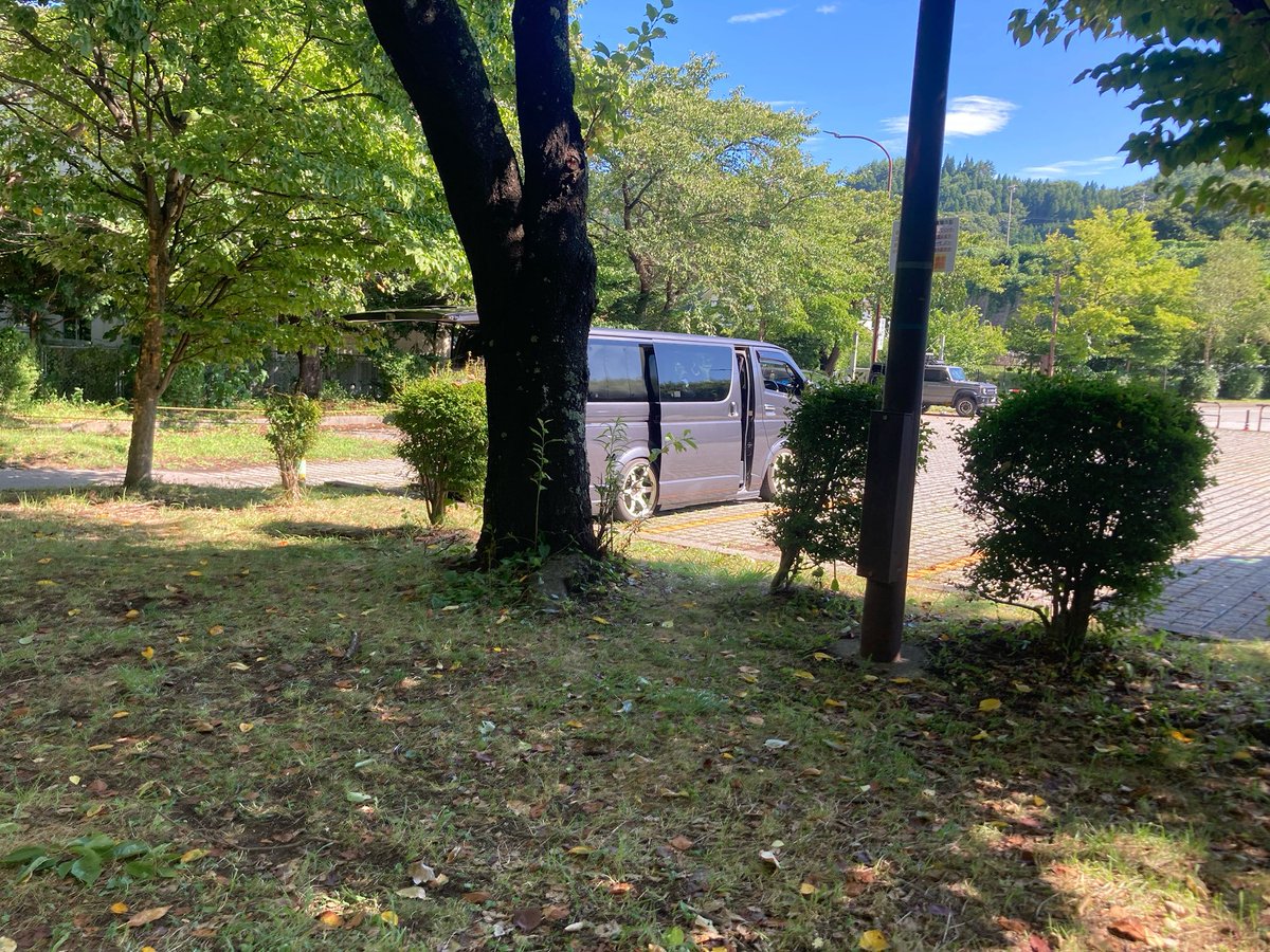 e_chan47's tweet photo. 感動のひまわり畑(^-^)/
夏の日の思い出になりました😢
♯北社市明野町サンフラワーフェス♯ひまわり畑 https://t.co/68JlCmMavu