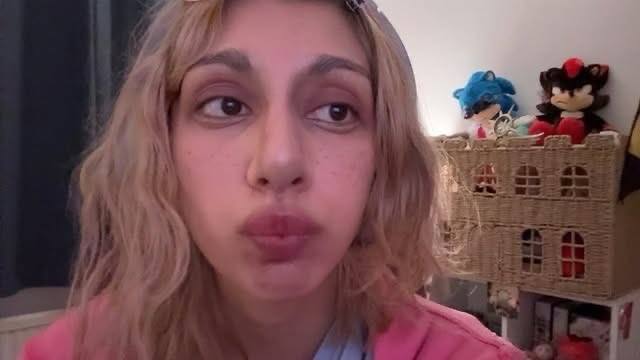 WeakCucky123's tweet photo. My crush omg dm me or reply if you wanna make me super addicted to this stuff again and cock or cum trib her or just cuck me with her I can give up her ig and real name so you can make it really brain melting for me and choose whatever pics you want 😵‍💫 https://t.co/BK7IObPVFj