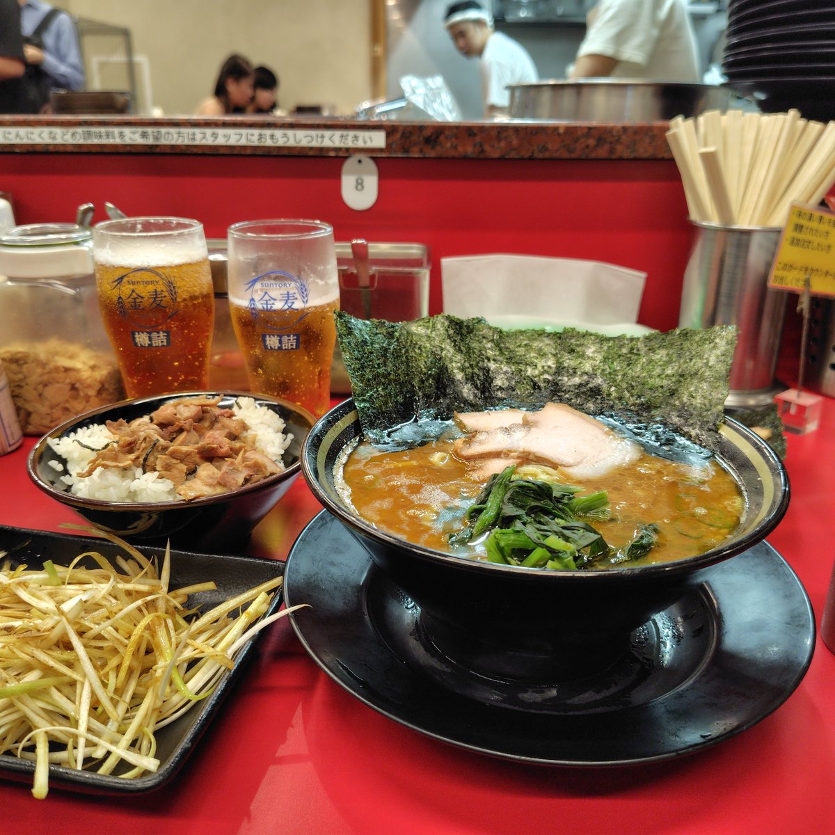 daioh_chan's tweet photo. 本日のラーメン🥹🍜🍺

急遽8月前半の家系ラーメンおさめ❤☔
明日からしばらくは豚骨ラーメンばい🐷🦴🍜

 #IEKEITOKYO王道家直系 
 #ラーメン 
 #家系ラーメン 
 #王道家グループ 
 #末広町 https://t.co/44qci2by7g