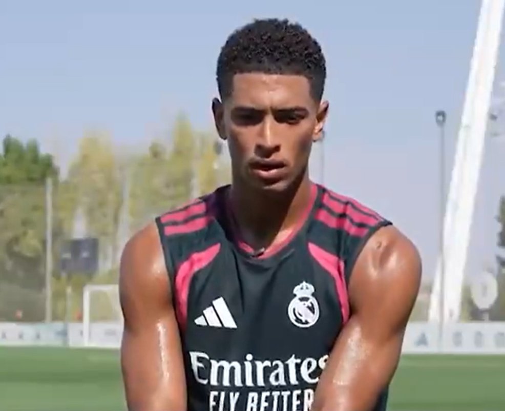 theMadridZone's tweet photo. 🚨 Jude Bellingham: "It's really an HONOR and a PRIVILEGE for me to play for Real Madrid.

Hopefully I will keep playing here for MANY more years." https://t.co/rwHy8f7P1V