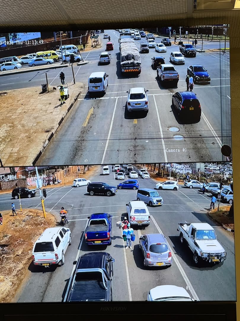 Moha_Zim's tweet photo. Hon,  Dr Kazembe Kazembe  today carried  an assessment tour of the Smart Traffic Management System  around the capital city,Harare, and was impressed by what he saw.The project spearheaded by Ministry, is meant to arrest the traffic nightmares and bring sanity to the city. https://t.co/rB7hjnZwlH