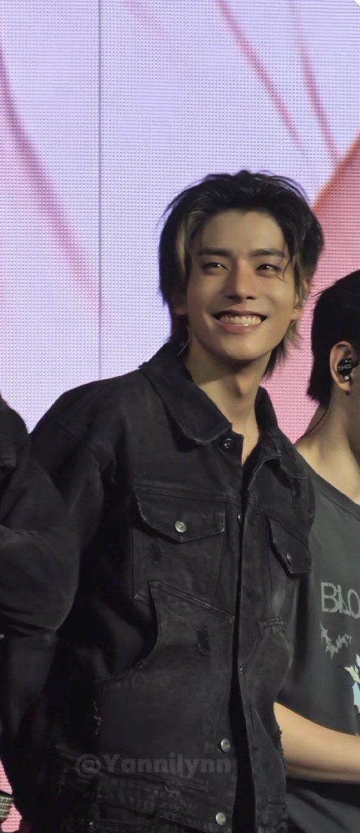 hoonkiaegi's tweet photo. smile this big forever my pretty boy :( https://t.co/vyvsTUvHC3