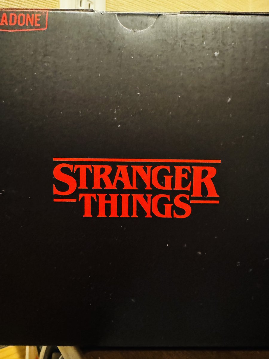 doublethree331's tweet photo. 明日8/14 11:00〜16:00営業しまして、15.16日はお休みを頂きます。
Netflix【StrangerThings】からデモゴルゴンのライトが入荷しました。店頭で先行販売しております。
ストレンジャーシングス。
私すっごい好きなドラマなんで、まだまだ色々入荷します！お楽しみに！ https://t.co/4LCI39yql3