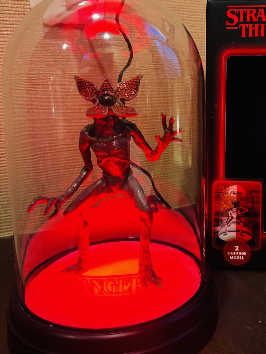 doublethree331's tweet photo. 明日8/14 11:00〜16:00営業しまして、15.16日はお休みを頂きます。
Netflix【StrangerThings】からデモゴルゴンのライトが入荷しました。店頭で先行販売しております。
ストレンジャーシングス。
私すっごい好きなドラマなんで、まだまだ色々入荷します！お楽しみに！ https://t.co/4LCI39yql3