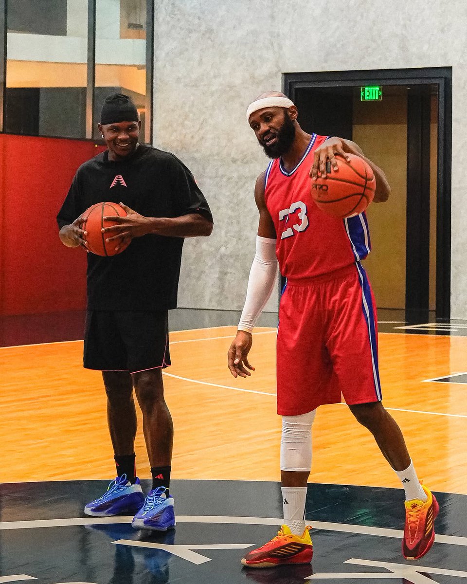 Ballislife's tweet photo. Anthony Edwards training with Luka, Steph and LeBron in Manila 🤣 https://t.co/N482FUi140