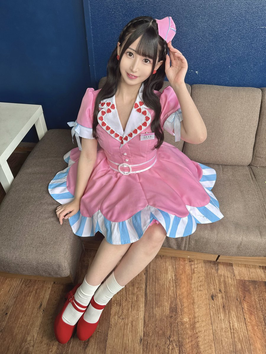 mayuri_tani's tweet photo. #谷麻由里ワンマンライブ 「まゆまゆエアーライン♡✈️」

飛行機の搭乗員がテーマで
今回のライブでメインの衣装✈️☁⸒⸒

少しレトロなＣＡさん🌈💁🏻‍♀️🩷
どうでしたか〜❔🧸💌 https://t.co/kPCI9bJgWy