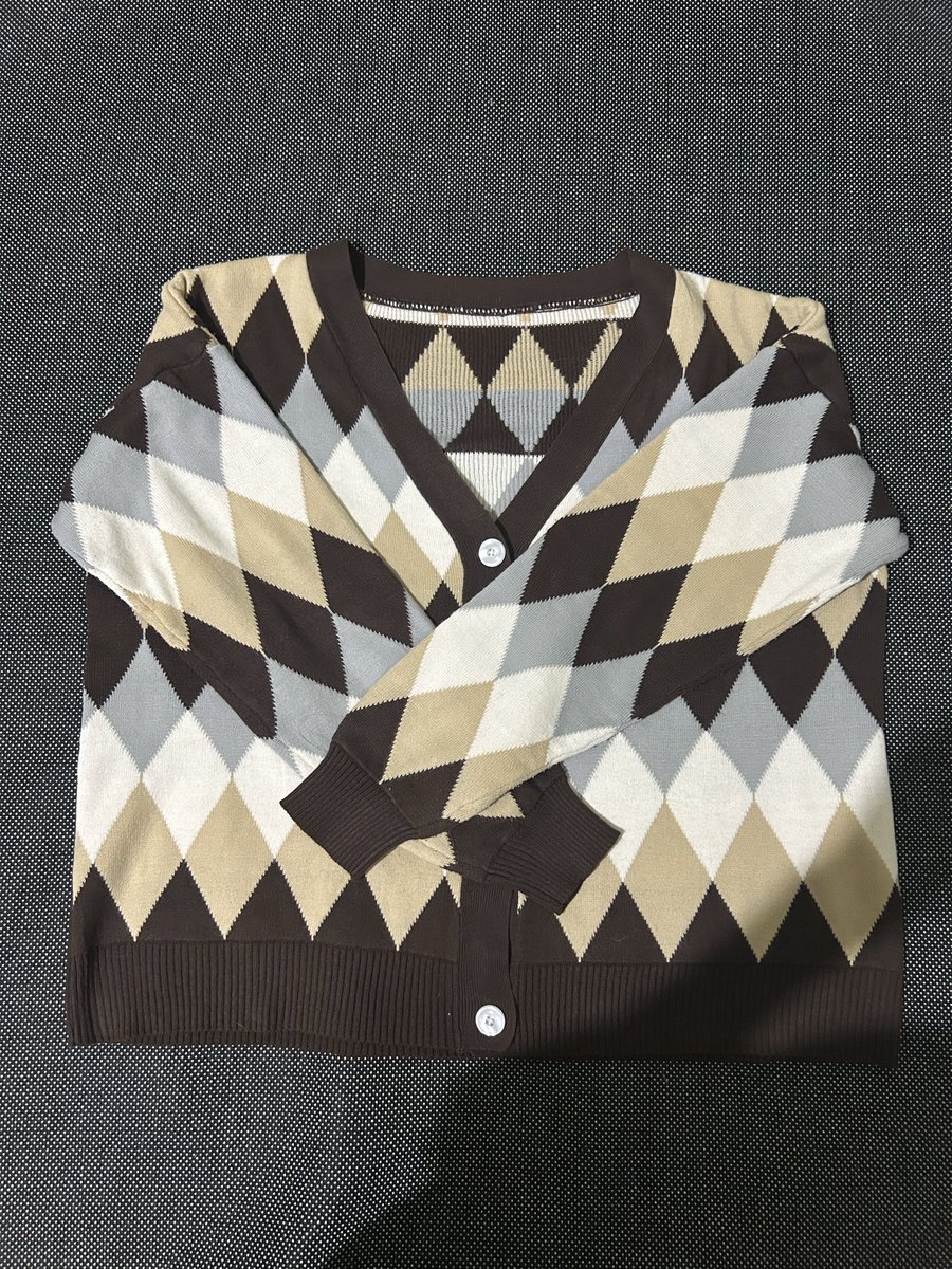 infoinpreloved's tweet photo. Cardigan colorbox 60k https://t.co/zbft9ayHWO