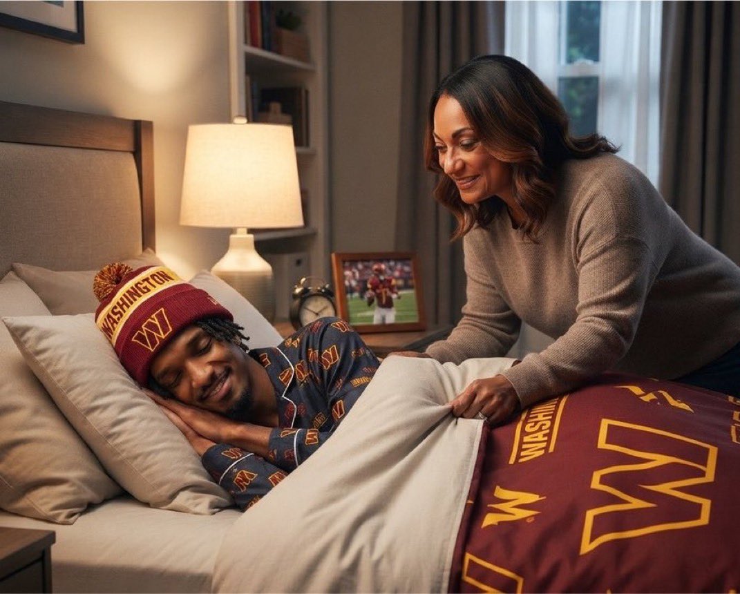 yalltitanup's tweet photo. The Commanders have FOUR games past Jayden Daniels’ bedtime in 2026 👀

Wk 6 @ SF (8:15 PM)
Wk 8 vs PHI (8:20 PM)
Wk 10 @ NYG (8:15 PM)
Wk 11 vs CIN (8:15 PM)

Will mom let him play? #RaiseHail https://t.co/Dm7O6B1haz