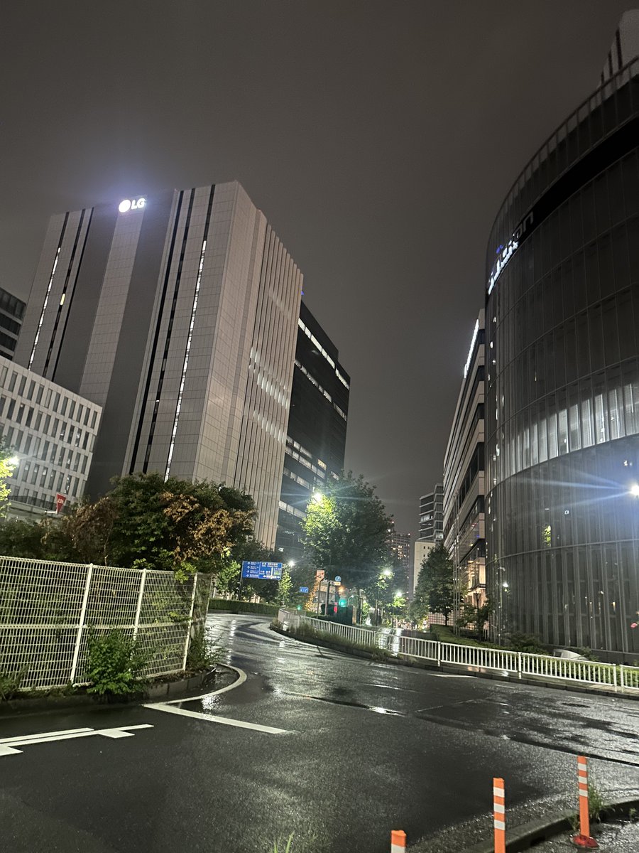 D3300_tw7X's tweet photo. 【落とし物】KT Zepp Yokohama近くの交差点にてAdoド基地のタオルが落ちていました。
お心当たりのある方はどーいーまでDM下さい！明日には交番に届出します！
#Ado #拡散希望 https://t.co/amEFZvhwuY