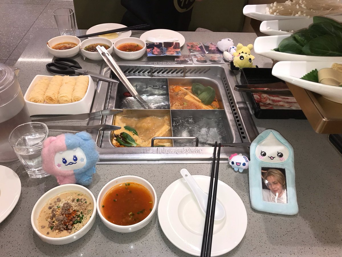 loveddasm's tweet photo. 도타쿠모임 재밋댜.. https://t.co/9JQlXns69q