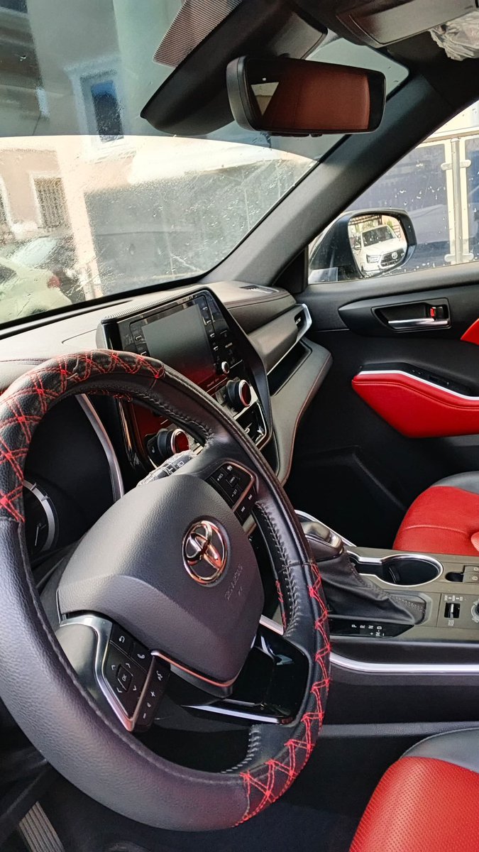Dextrousrides's tweet photo. Direct Belgium full option XSE highlander 2022 with wireless charger 58.5m abuja https://t.co/hcyNdEHERT
