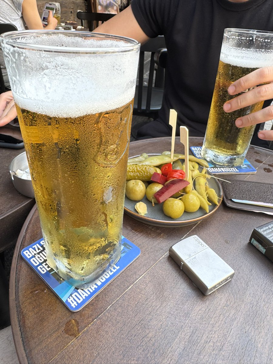 hakanzaferdogan's tweet photo. 🥂 https://t.co/Dk9UQ15vox