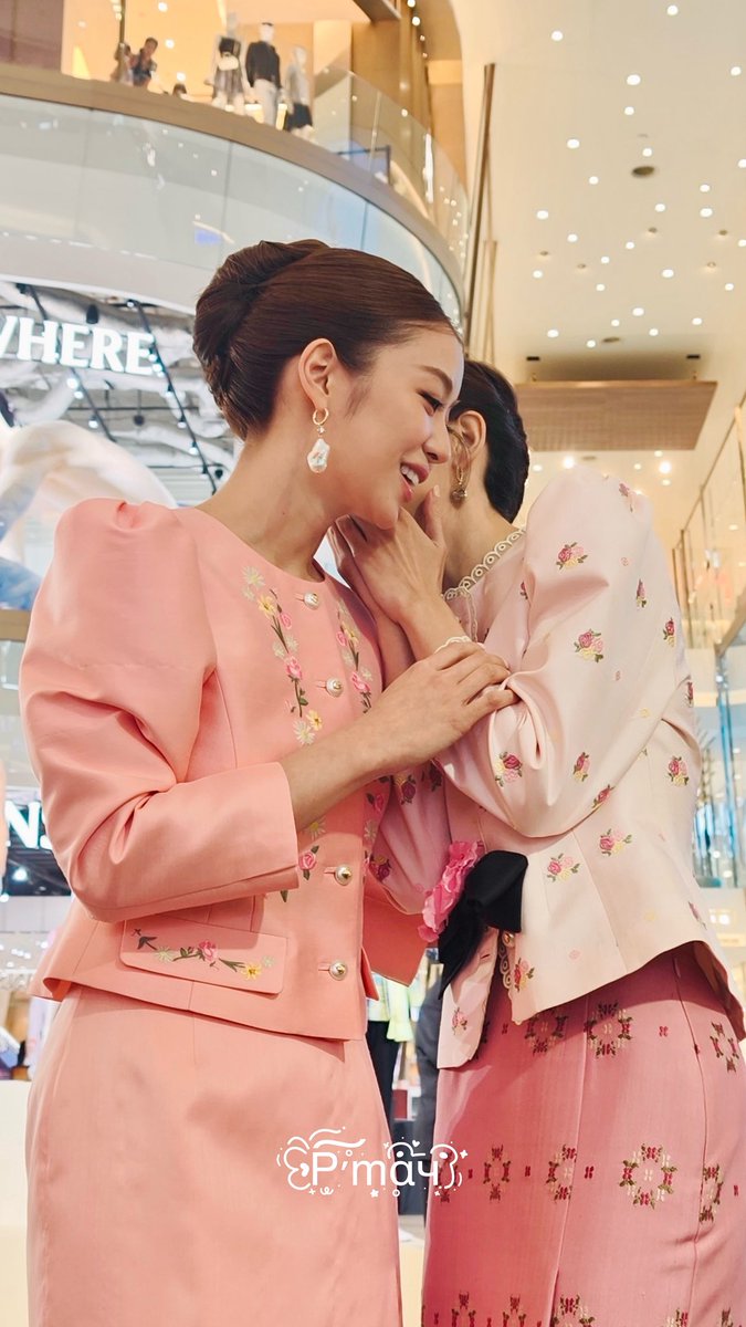 MazeAndMazy's tweet photo. แอบกระซิบ ข้างหูทุกวัน 
ว่าชอบเธอมาตั้งนานรู้มั๊ย

#LenaMiu #ลีน่าหมิว https://t.co/9O6uCd6ZIm