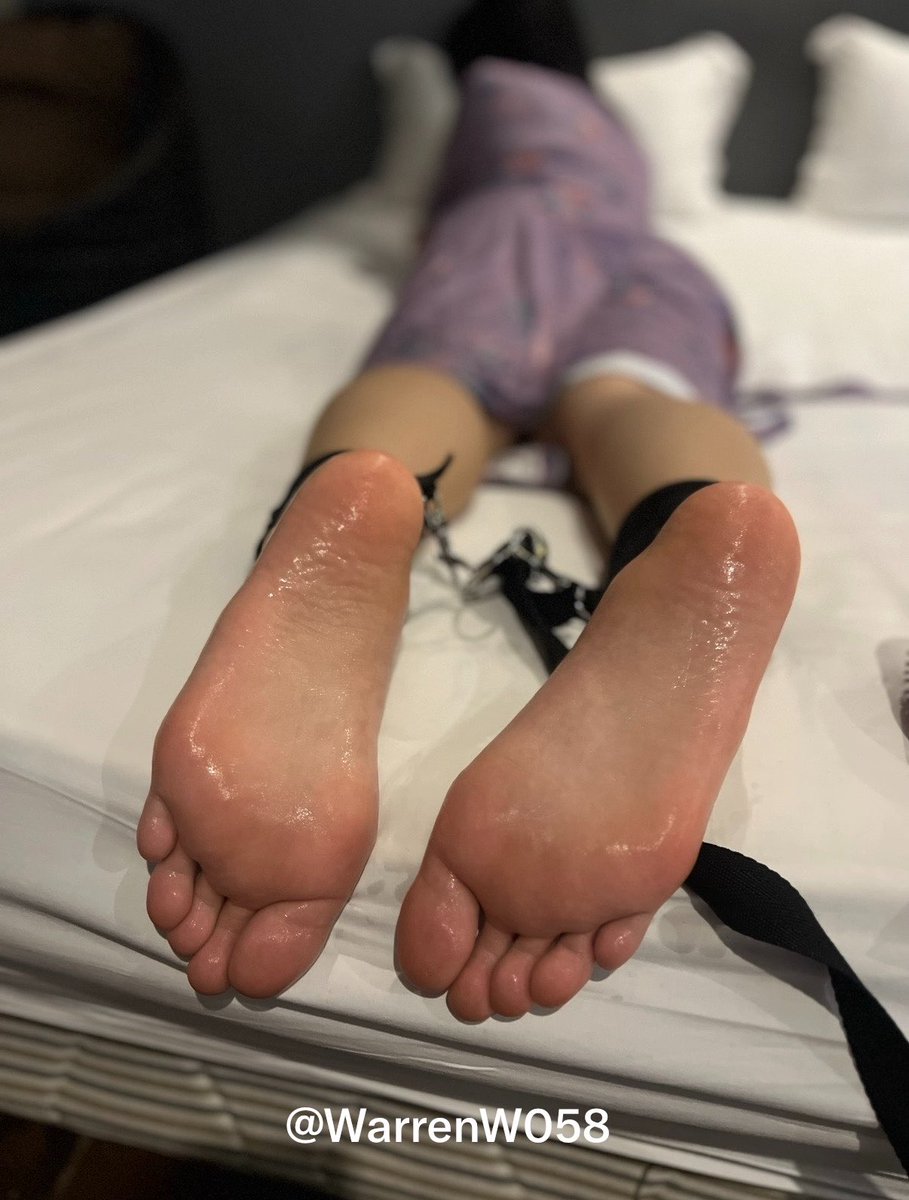 WarrenW058's tweet photo. 尽情笑吧
#bdsm #tk #tickling https://t.co/cbXQVPAOXw