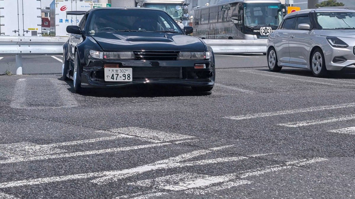 Sileighty8680's tweet photo. 13顔シルエイティとVIP仕様の34グロリア乗ってます
シルエイティはガチのNOSを積んでNOSパージもして車幅もおかしい子です
グロリアはフルエアロ、エアサスとワンオフマフラーの着いてます(´・ω・｀)(検切れ中)
#シルエイティ #グロリア #スポコン #ドリ車 #VIPCAR #NOS #NOSパージ https://t.co/7IWSofTxeC