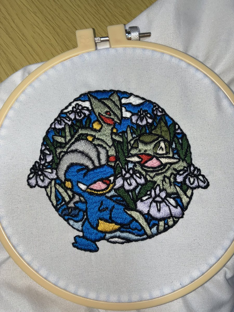 ichigo01410's tweet photo. 役1ヶ月かけて完成✨
明日きちんと仕立てます🪡

#ポケふた　#刺繍 
#ポケモン手芸部 https://t.co/pOZtTRkCJi