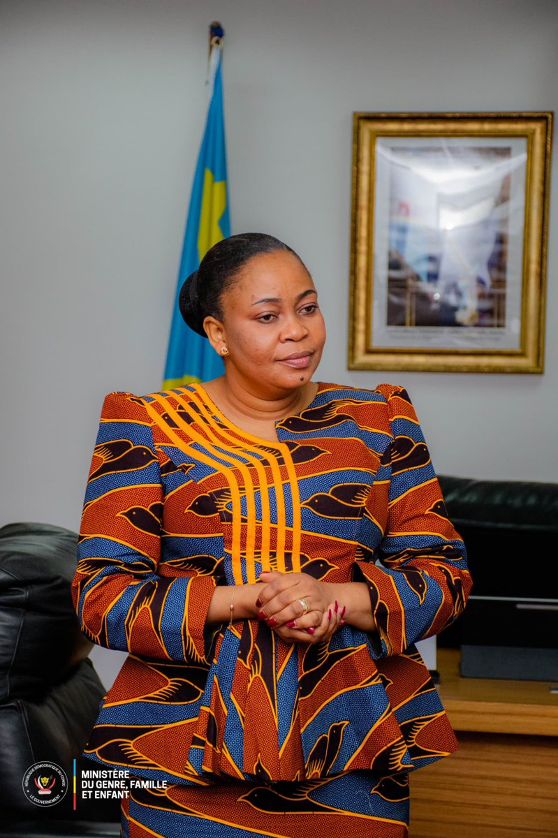 Princenzangi29's tweet photo. Joyeux anniversaire à vous excellence Madame @MichelineOMbae ministre du @GenreRDC pluies de bénédictions à vous... 🙏🏅 https://t.co/qoYu1CVtW9